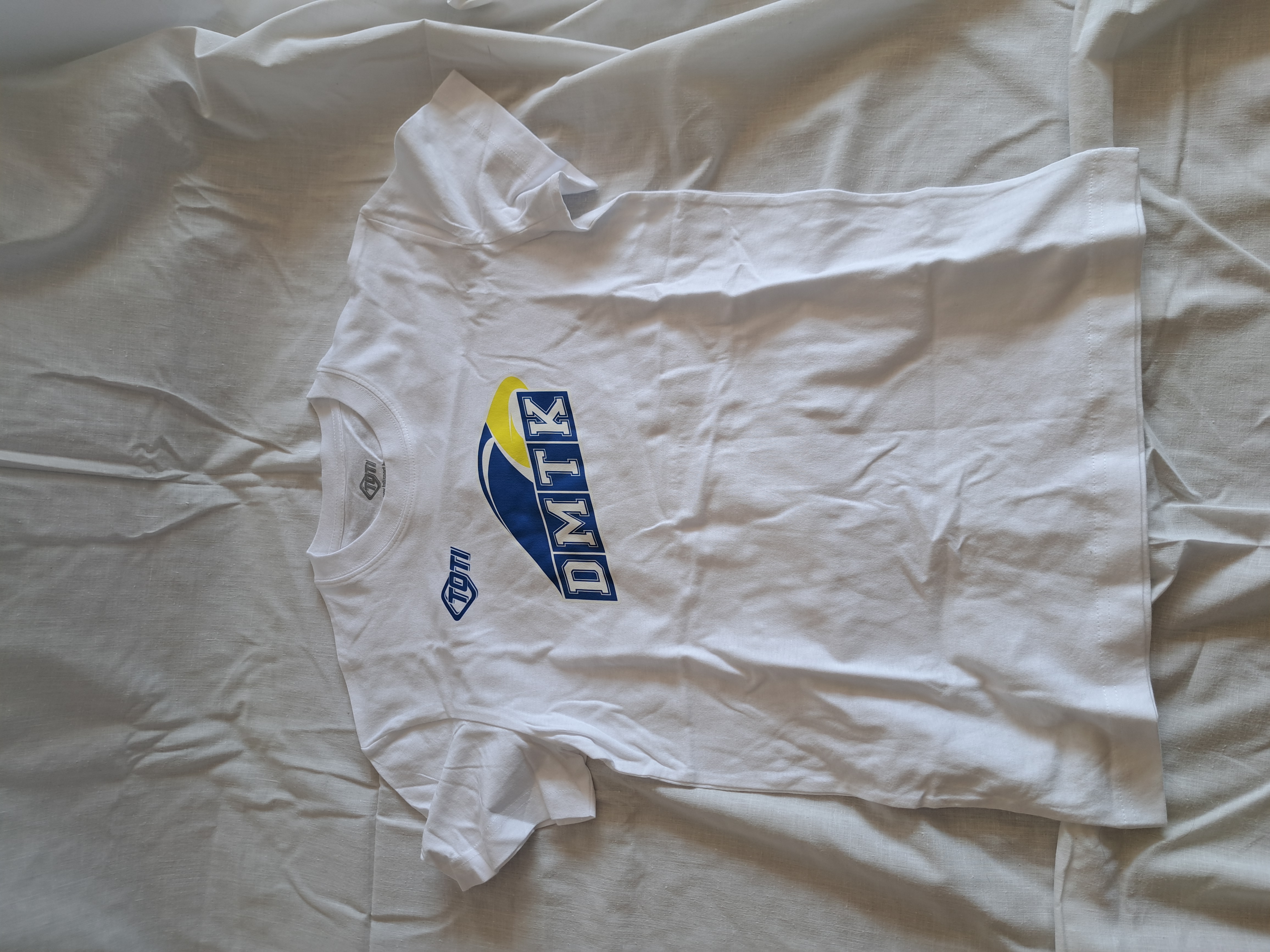 Kereknyakú fehér edzőpóló 