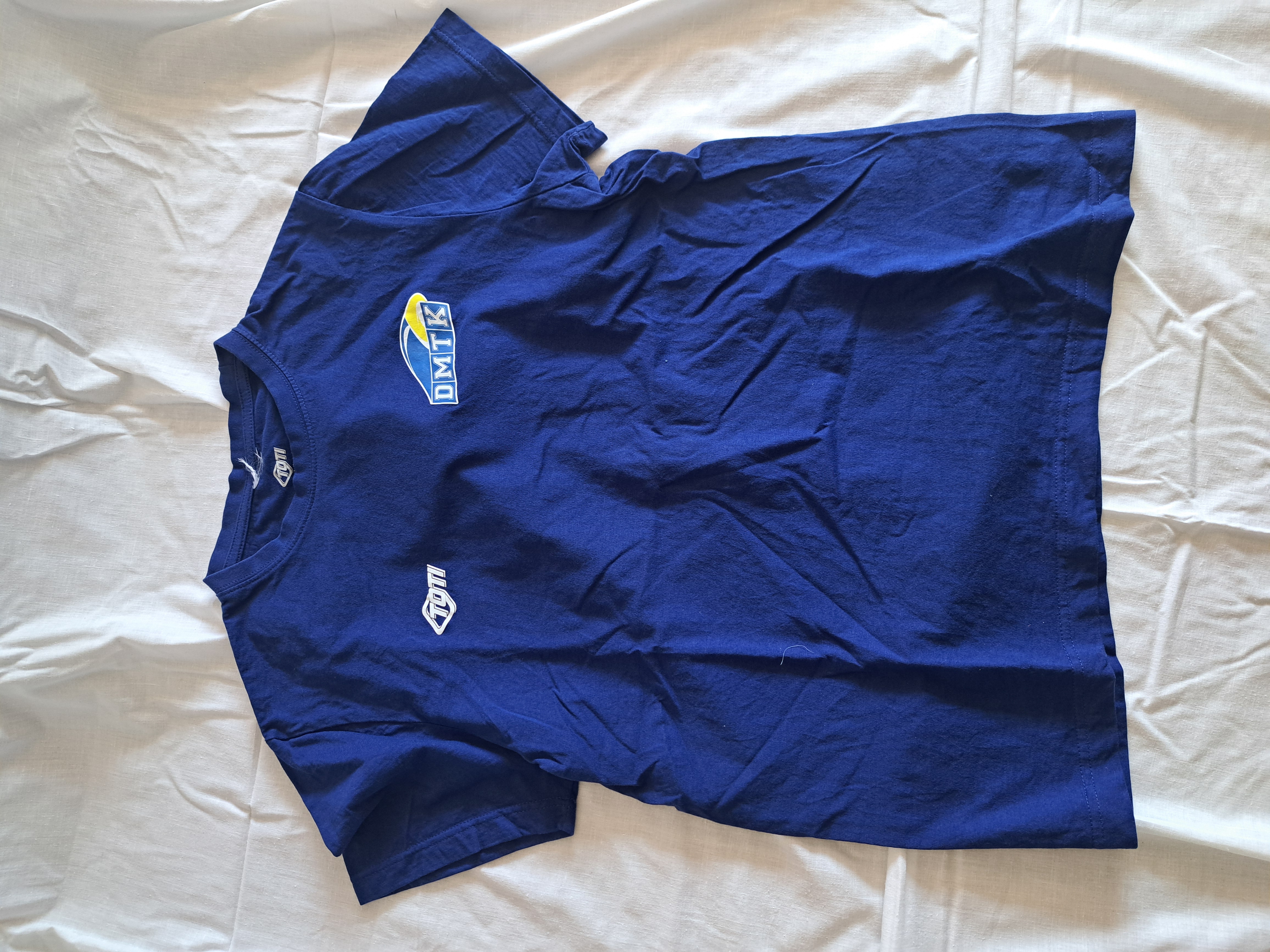 Kereknyakú kék edzőpóló 